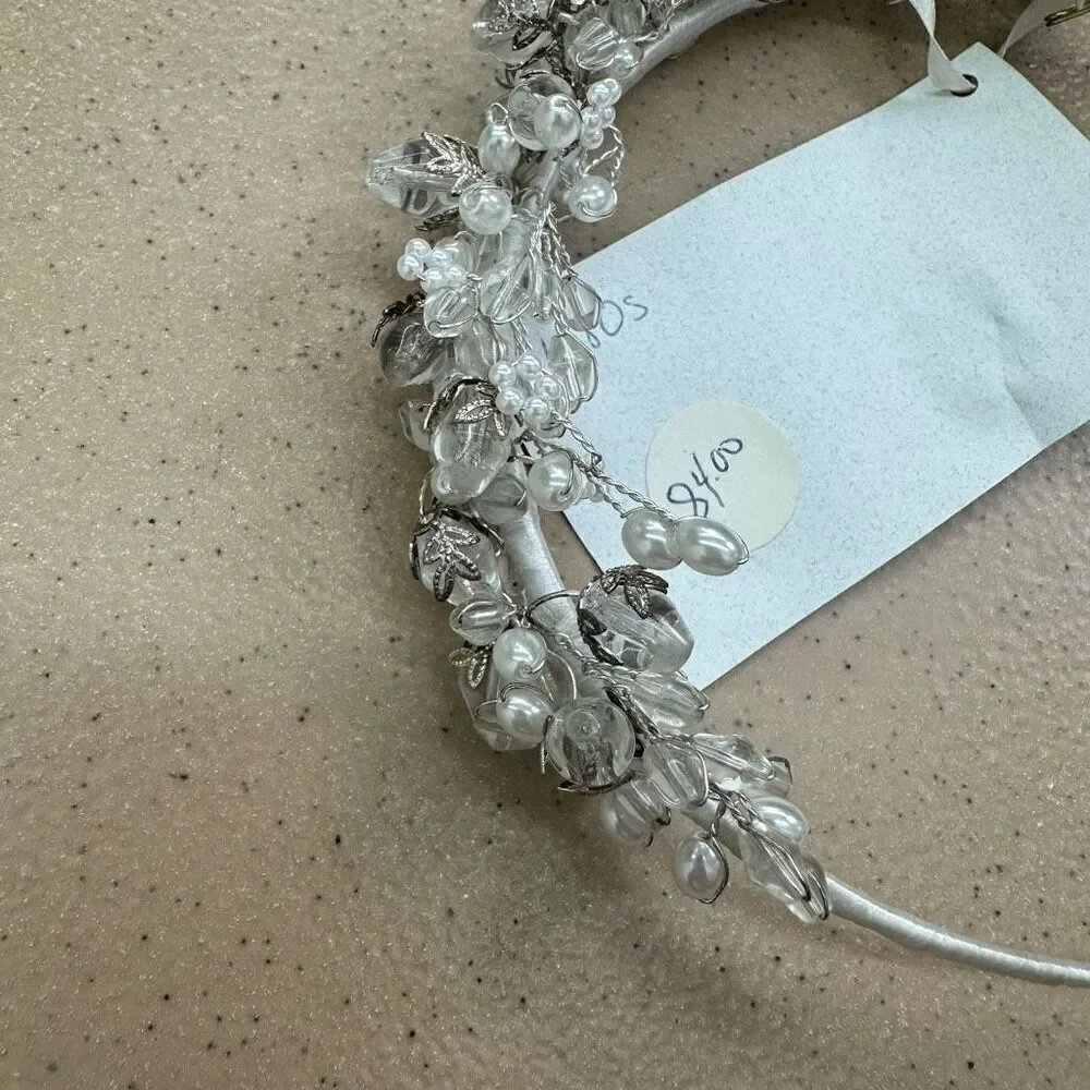 Silk & Lace Veils Women’s Clear and Solid White Multi Sizes Silver Tone Bridal H